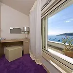 Hotell Boutique Adoral 4*