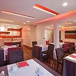 Boutique Adoral Hotel 4*
