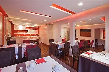 Boutique Adoral ホテル 4*