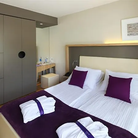 Boutique Adoral ホテル 4*