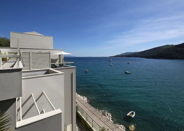 Boutique Adoral Hotel 4*