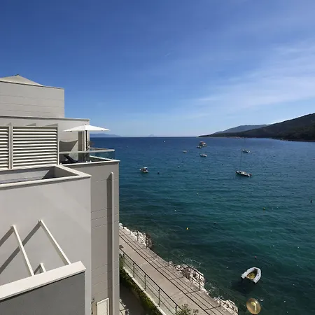 Boutique Adoral Hotel 4*