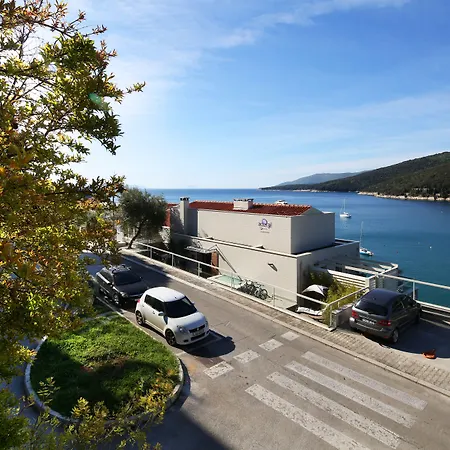 Boutique Adoral Hotel 4*