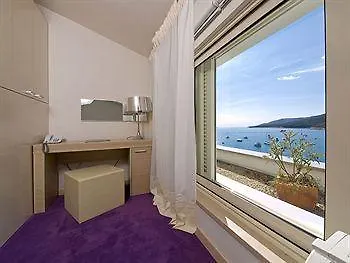 호텔 Boutique Adoral 4*