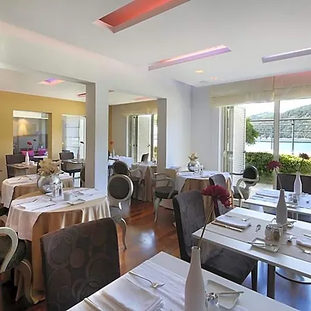 Boutique Adoral Hotel 4*