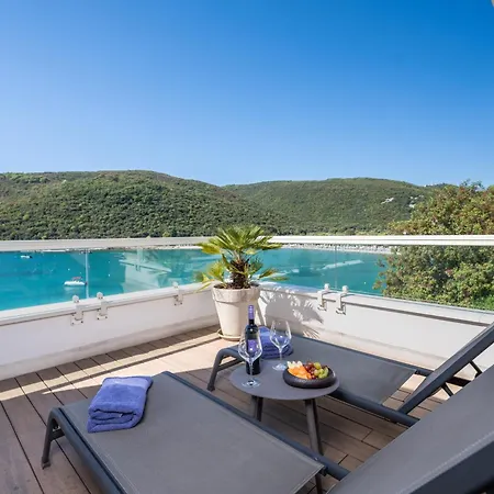 Boutique Adoral Hotel 4*